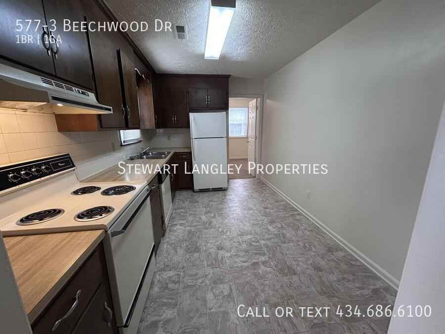577 Beechwood Dr Apt 3 - Photo 3 of 15