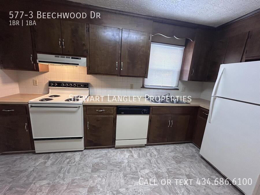 577 Beechwood Dr Apt 3 - Photo 4 of 15