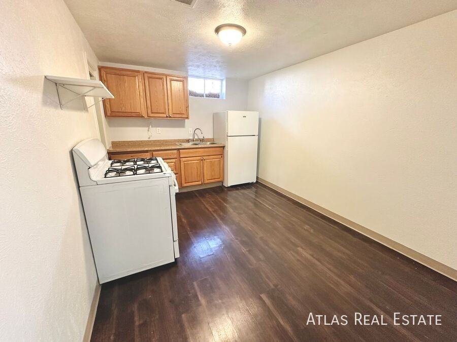 1728 1/2 Armstrong Ave - Photo 6 of 13