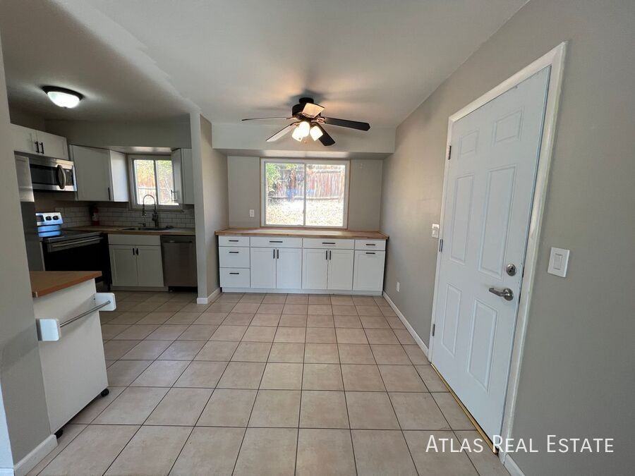 2720 El Capitan Dr - Photo 5 of 25