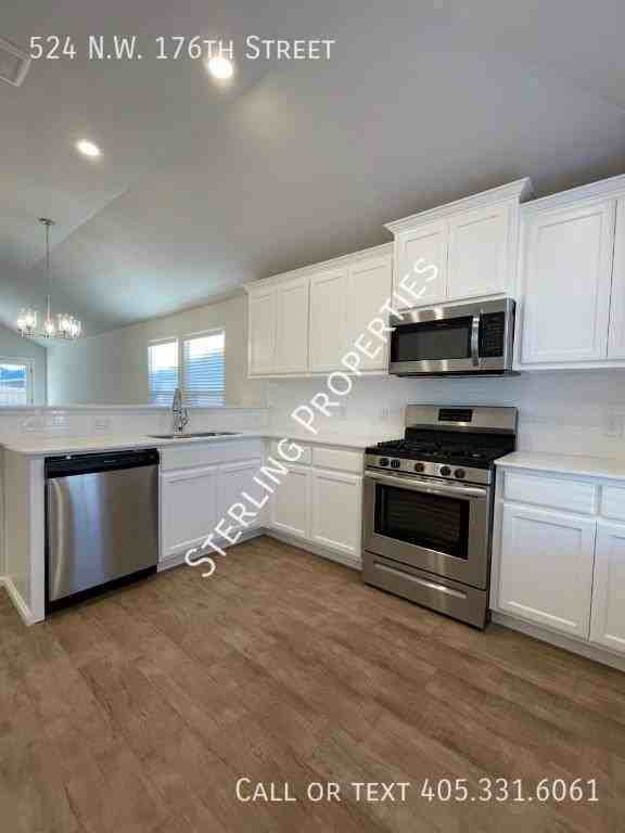 524 Nw 176th St - Photo 5 of 15