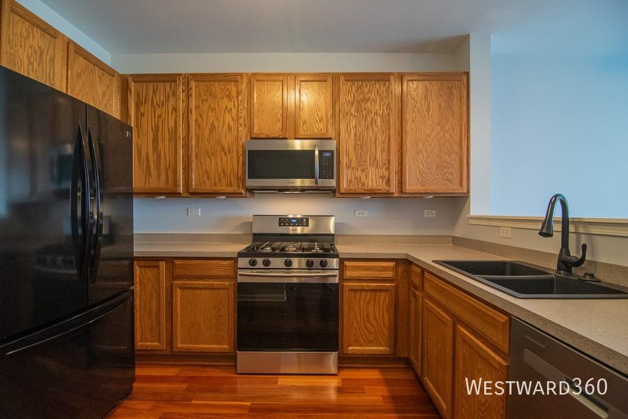 2486 Golf Ridge Cir - Photo 2 of 15