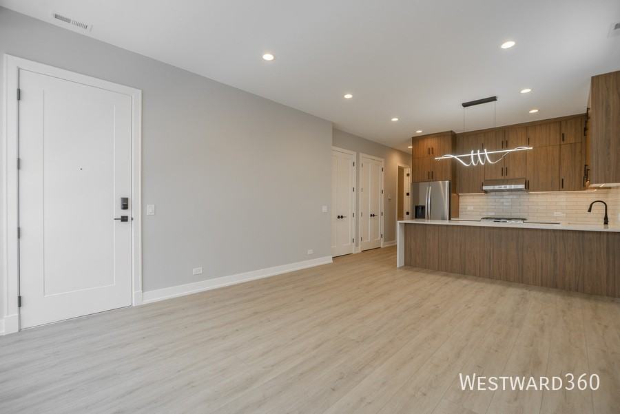 3738 S Calumet Ave #2N - Photo 7 of 20