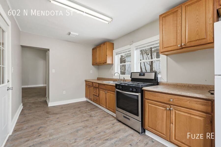 602 Mendota St #1 - Photo 3 of 8