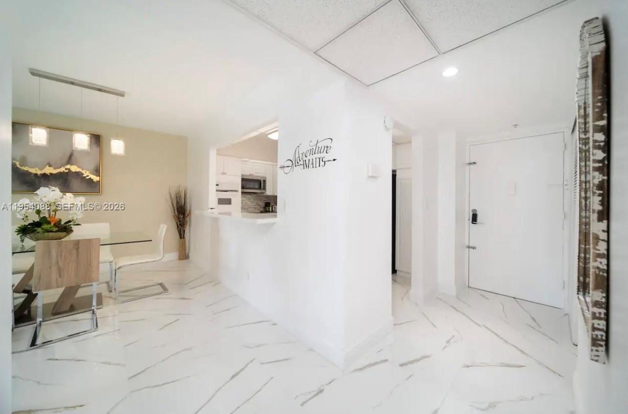 19370 Collins Ave #19370-511 - Photo 2 of 25