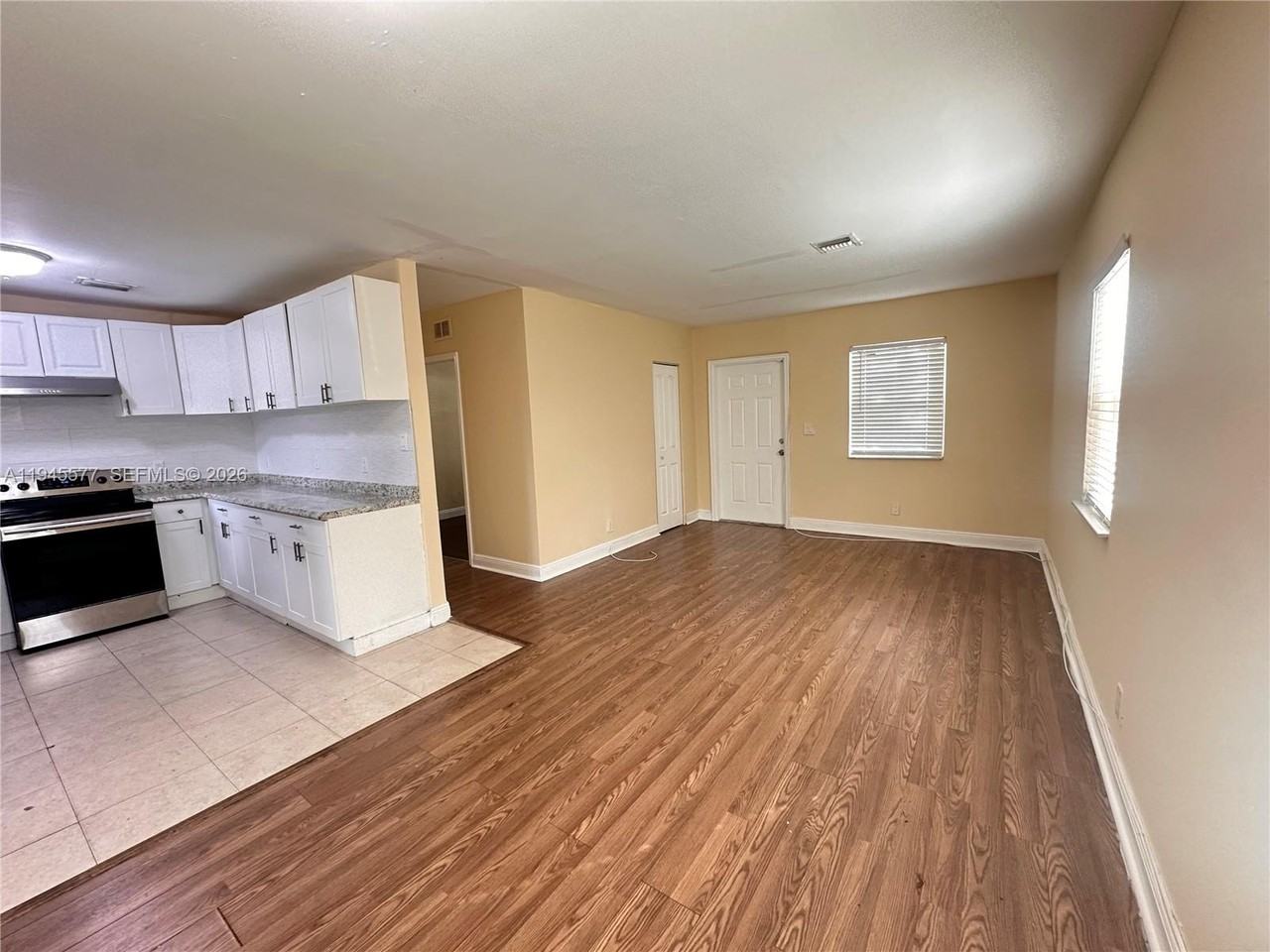 1701 Nw 14th Ct #1701 - Photo 2 of 19
