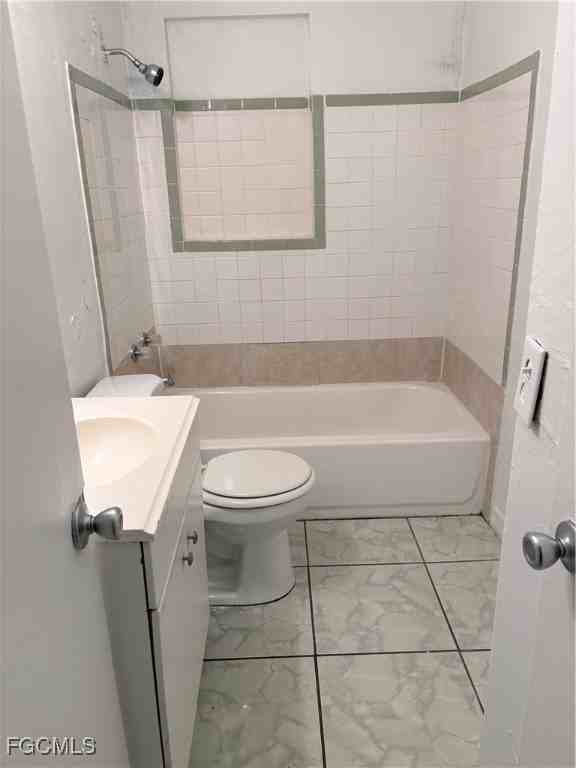 3147 Economy St #3147B - Photo 4 of 6