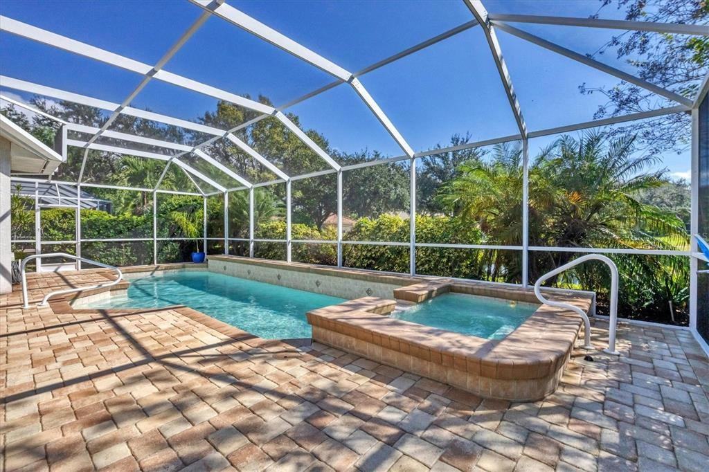 4375 Mirabella Cir #4375 - Photo 2 of 28