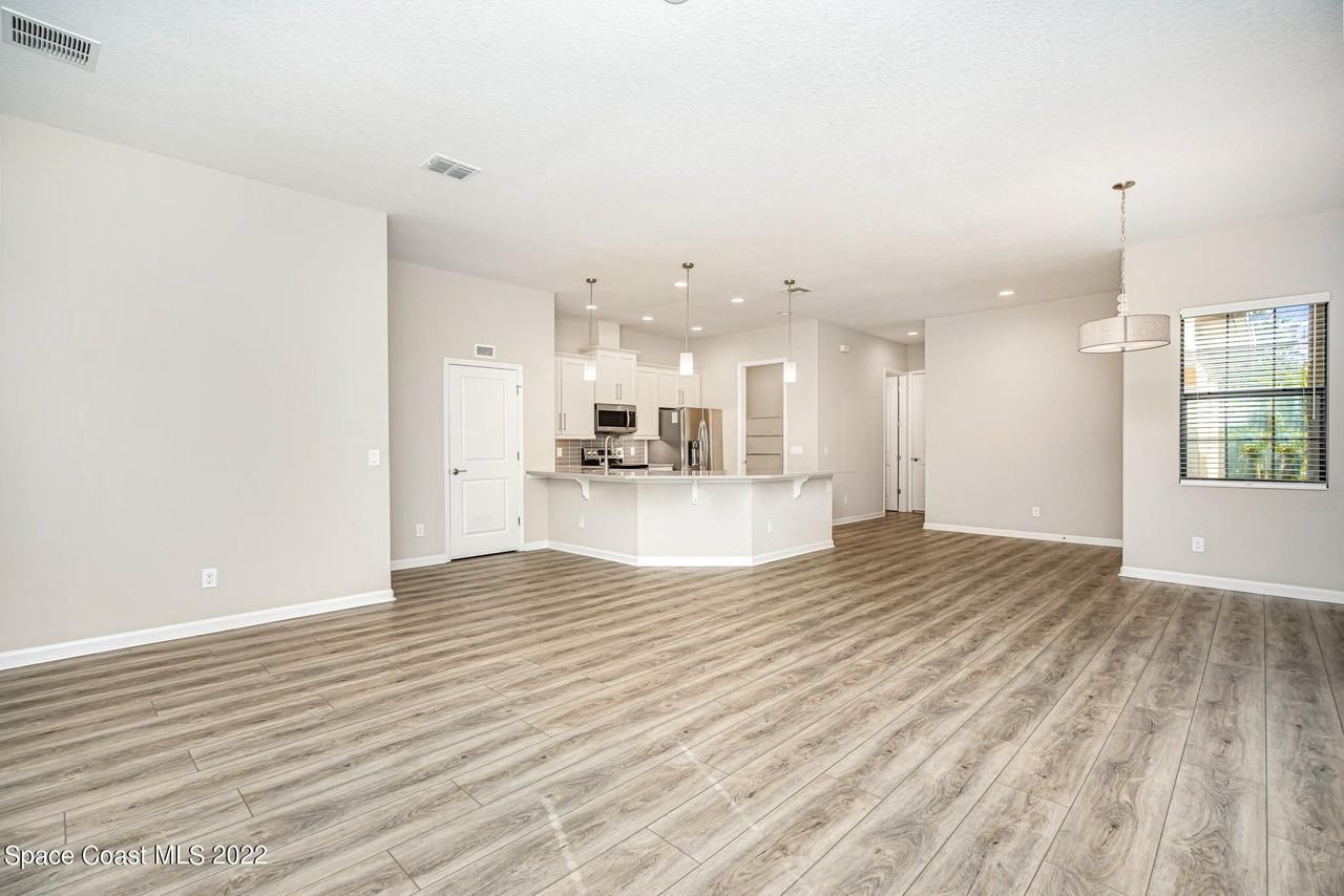 700 Lanai Cir #700 - Photo 4 of 16