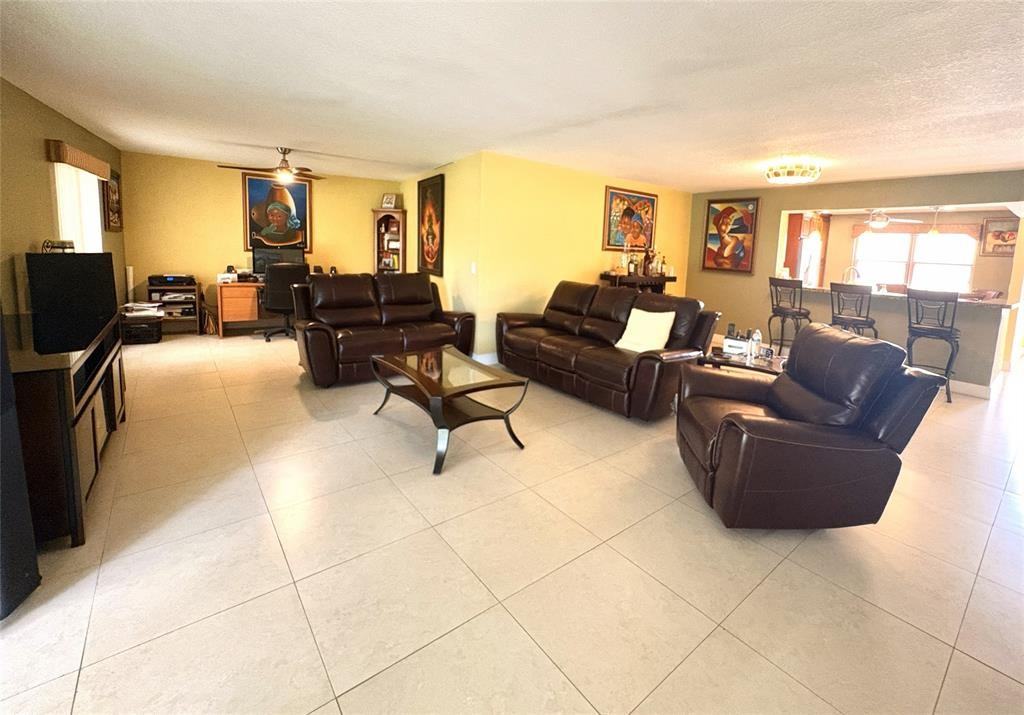 271 S Hollybrook Dr #271-205 - Photo 5 of 15