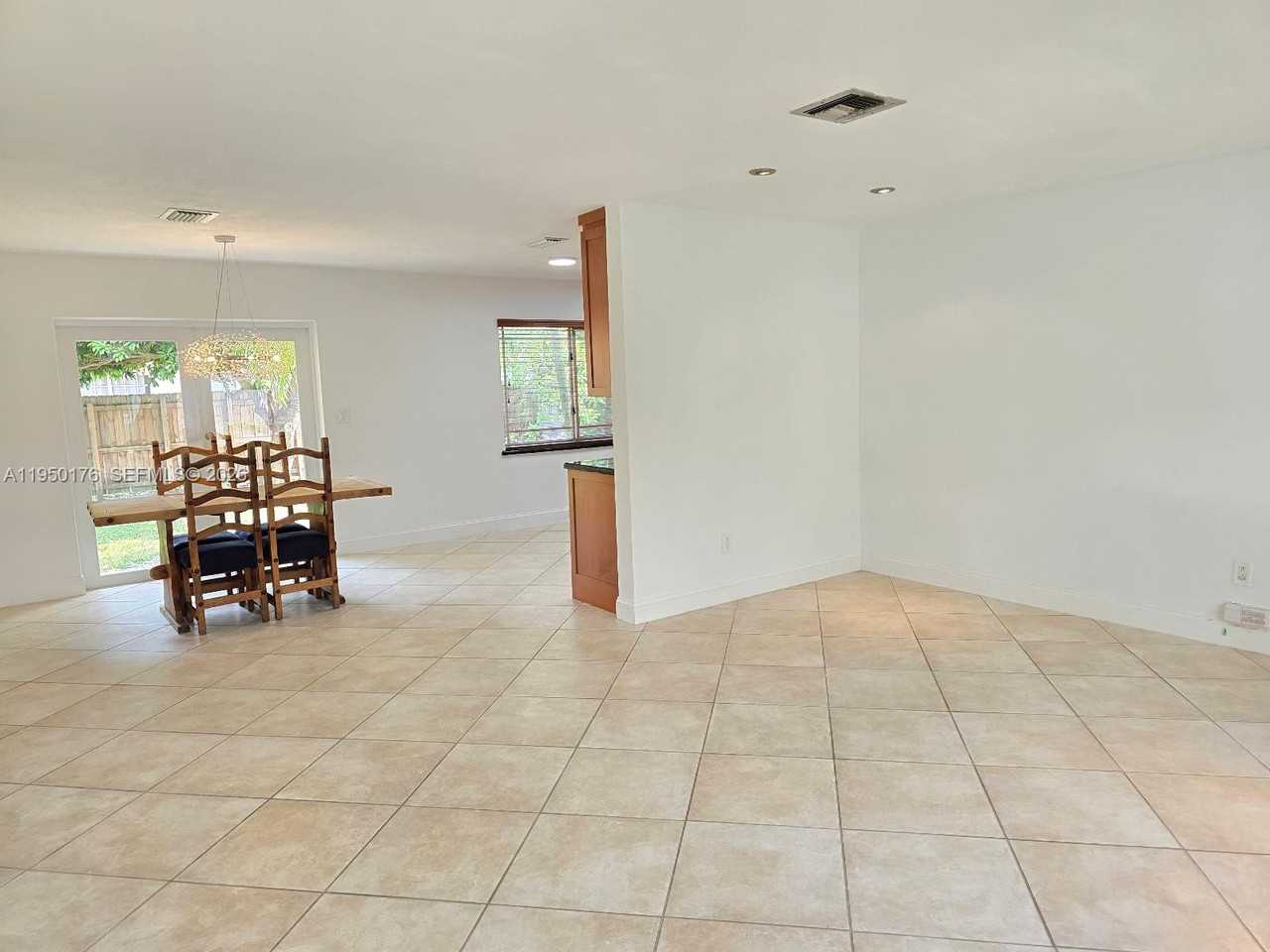 10330 Sw 53rd St - Photo 6 of 26