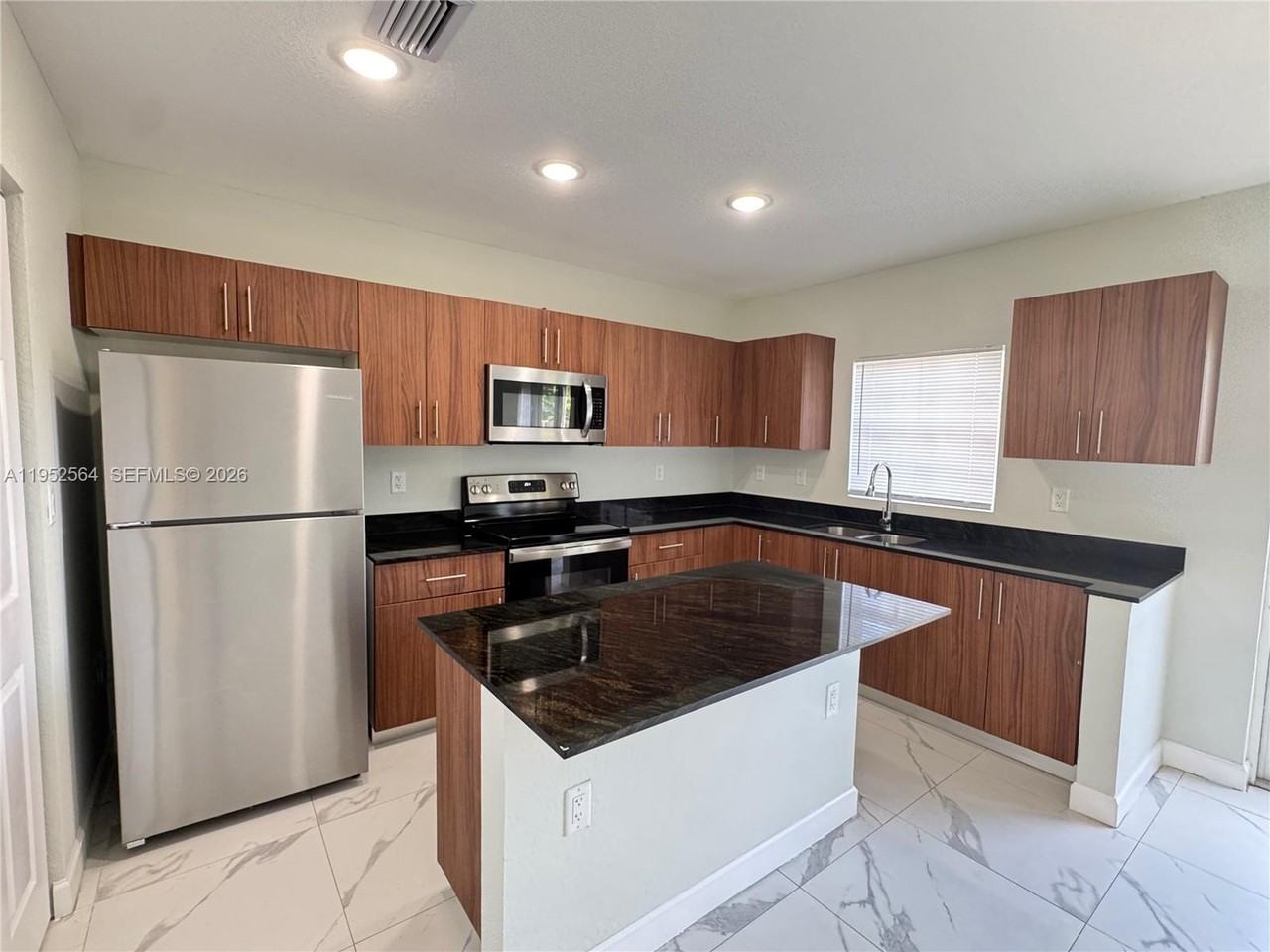 1310 Nw 6th Ave #1310E - Photo 2 of 12