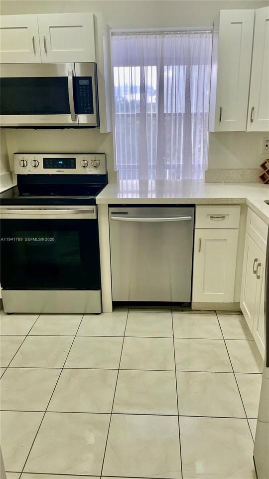 17620 Atlantic Blvd #17620-417 - Photo 4 of 15