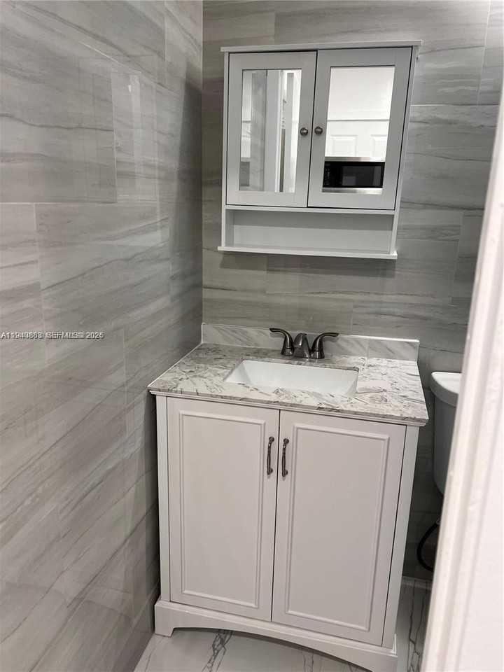 Westwood Lake Dr #10540 - Photo 5 of 9