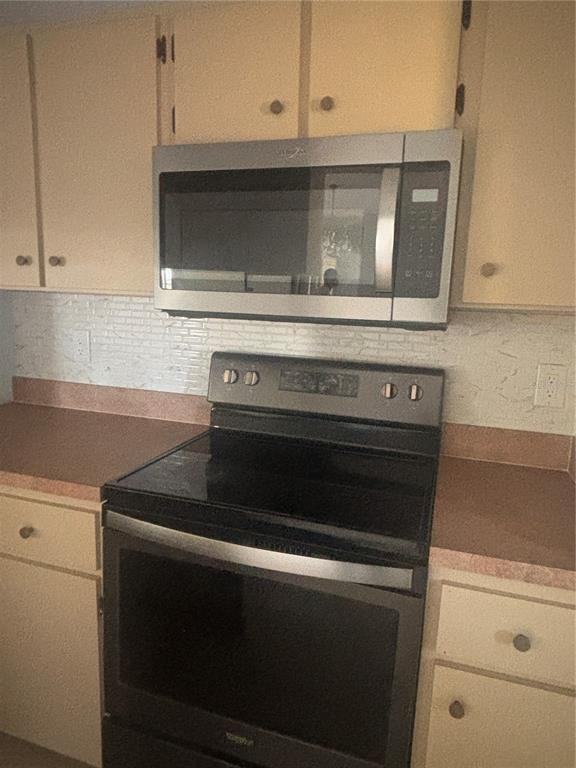 327 Dundee Dr #327 - Photo 5 of 9