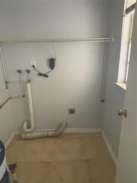 327 Dundee Dr #327 - Photo 7 of 9