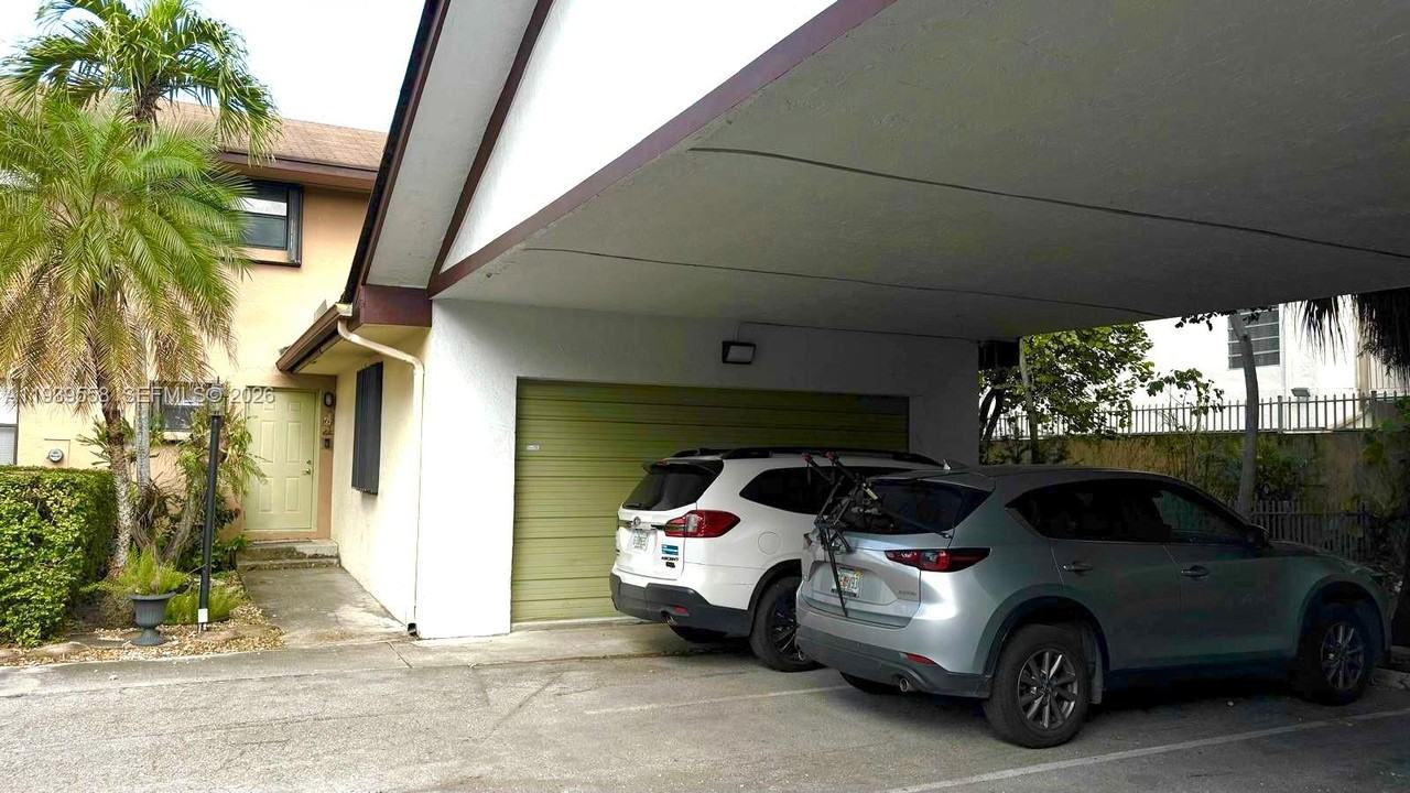 13881 Ne 2nd Ct #13881C6 - Photo 2 of 50