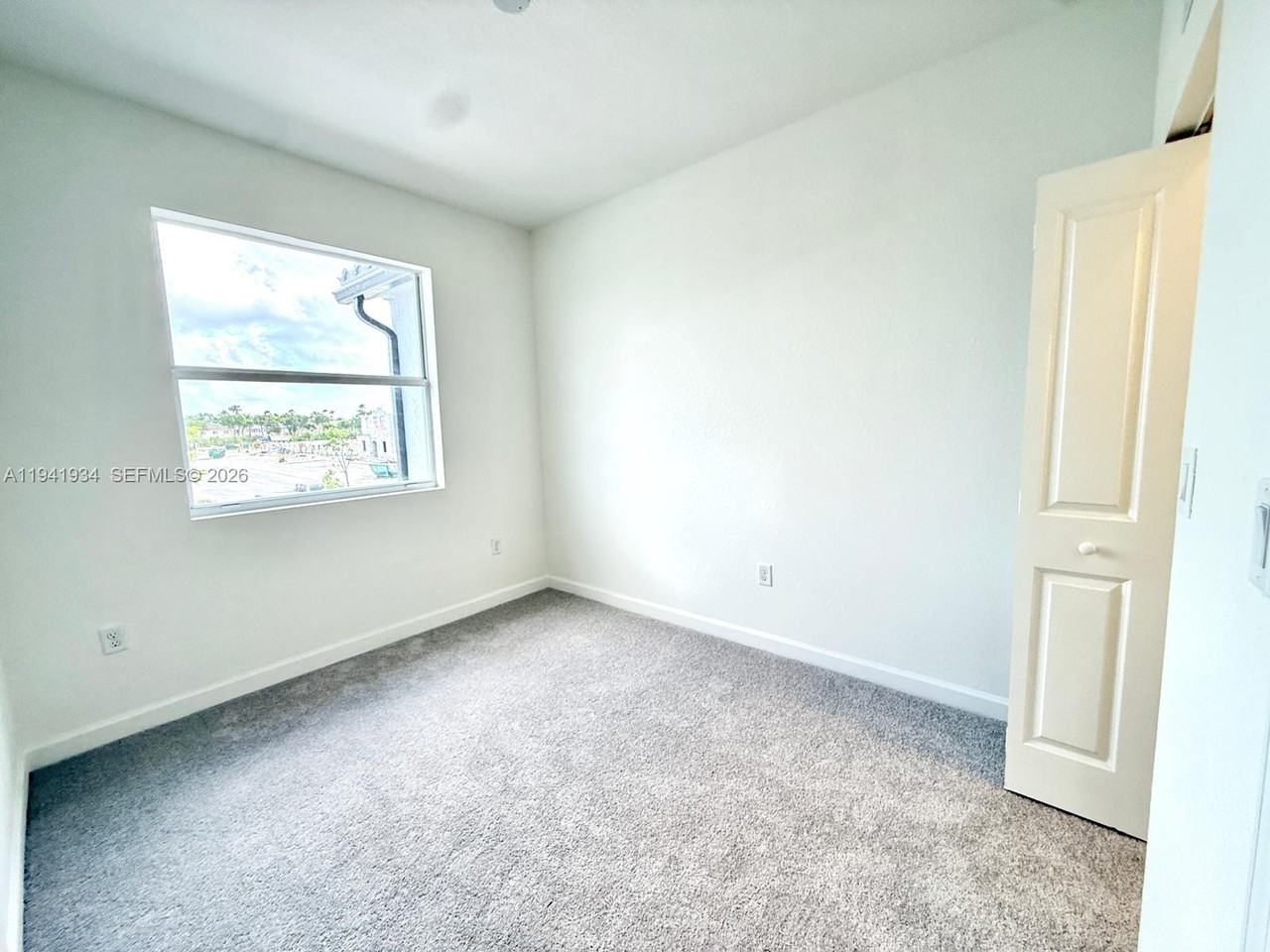 234 Se 10 Ct #234 - Photo 4 of 30