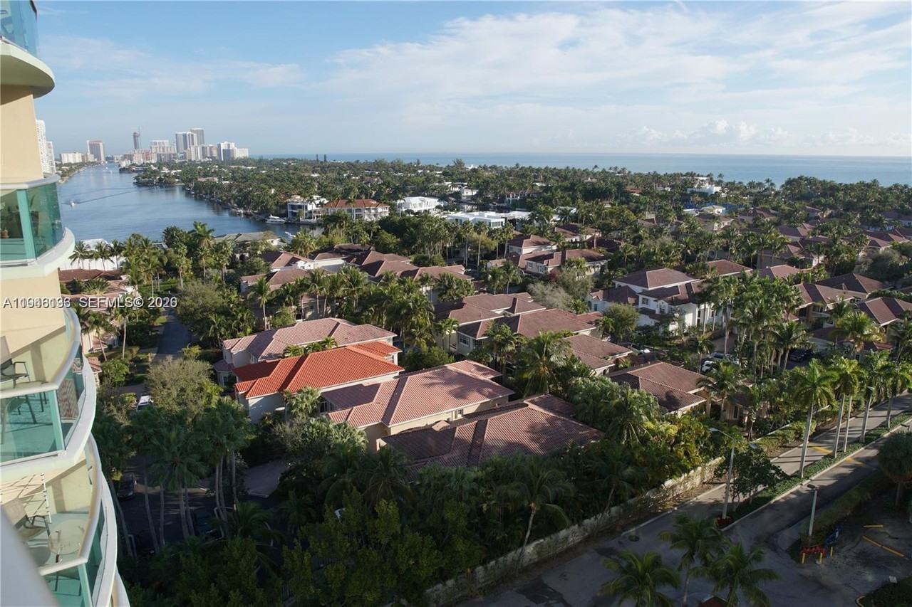 19390 Collins Ave #19390-1422 - Photo 7 of 13