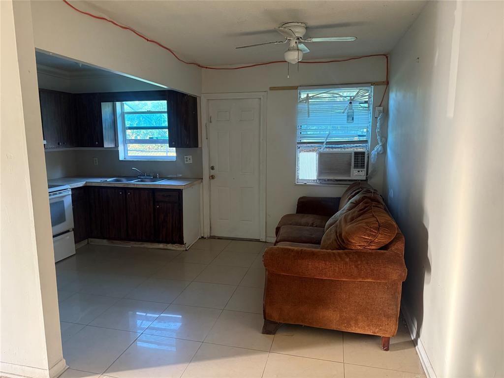 6019 Hayes St #6019 - Photo 5 of 10