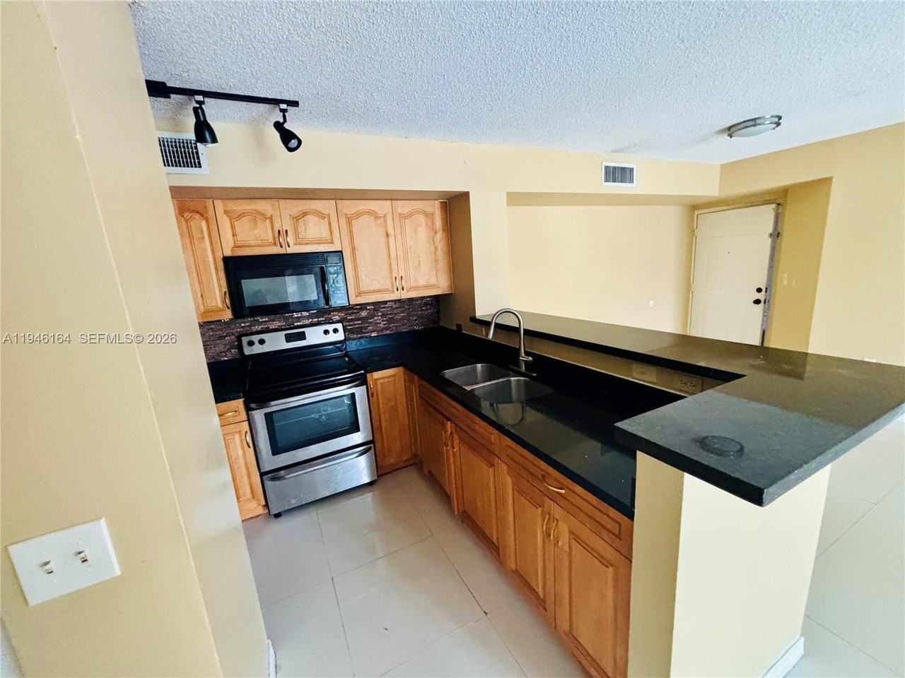 777 Sw 111th Way #777-101 - Photo 7 of 12