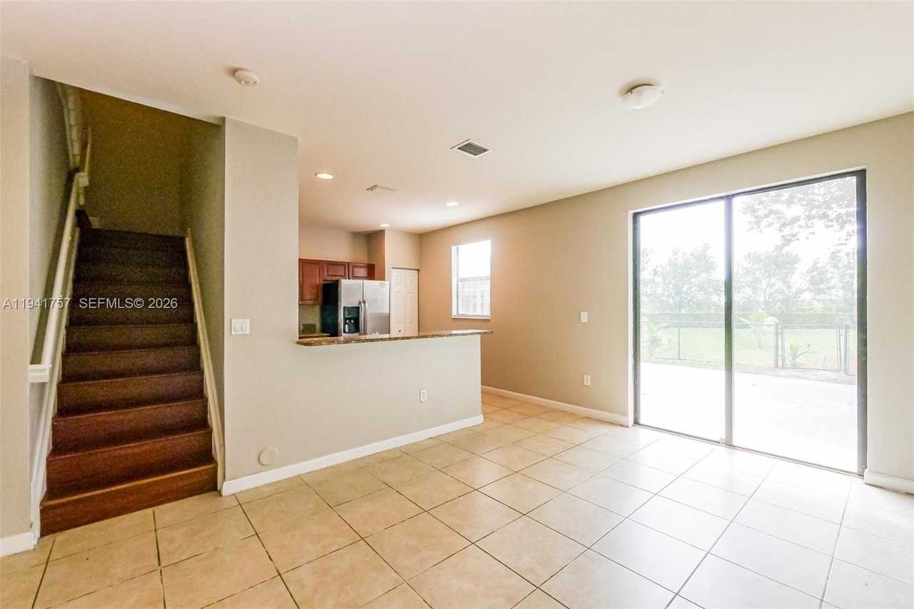 457 Se 37th Pl #457 - Photo 5 of 15