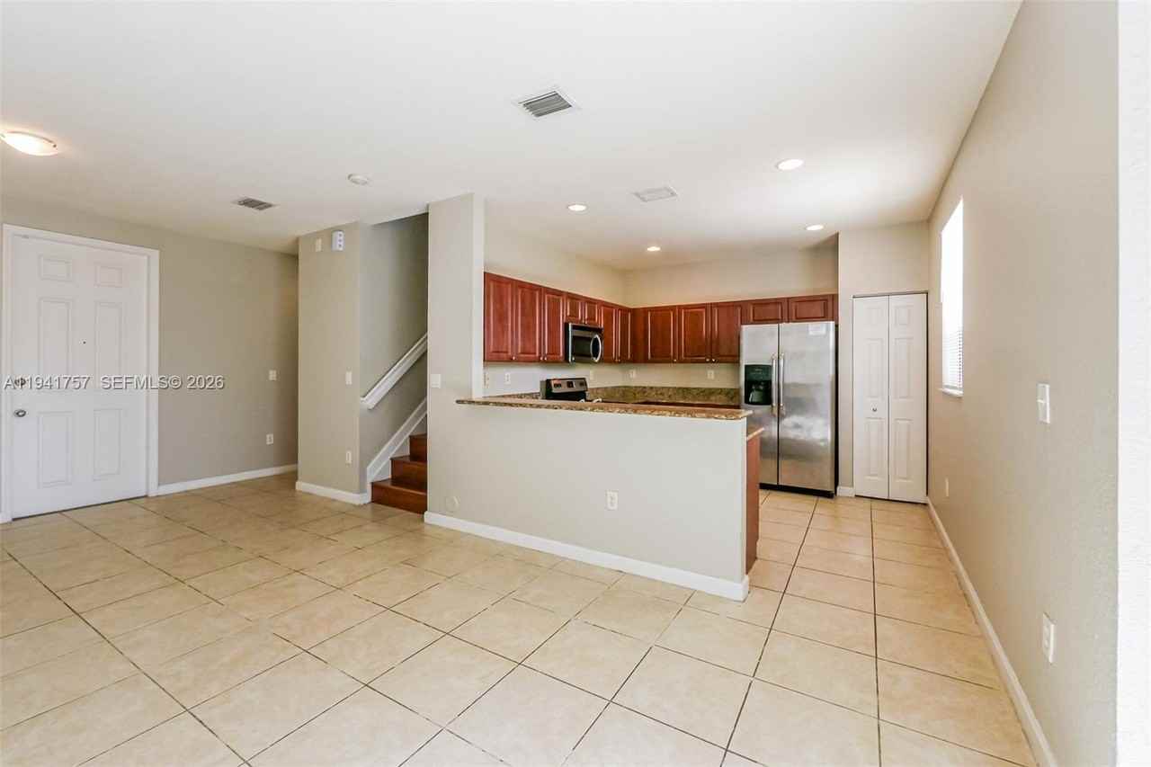 457 Se 37th Pl #457 - Photo 6 of 15