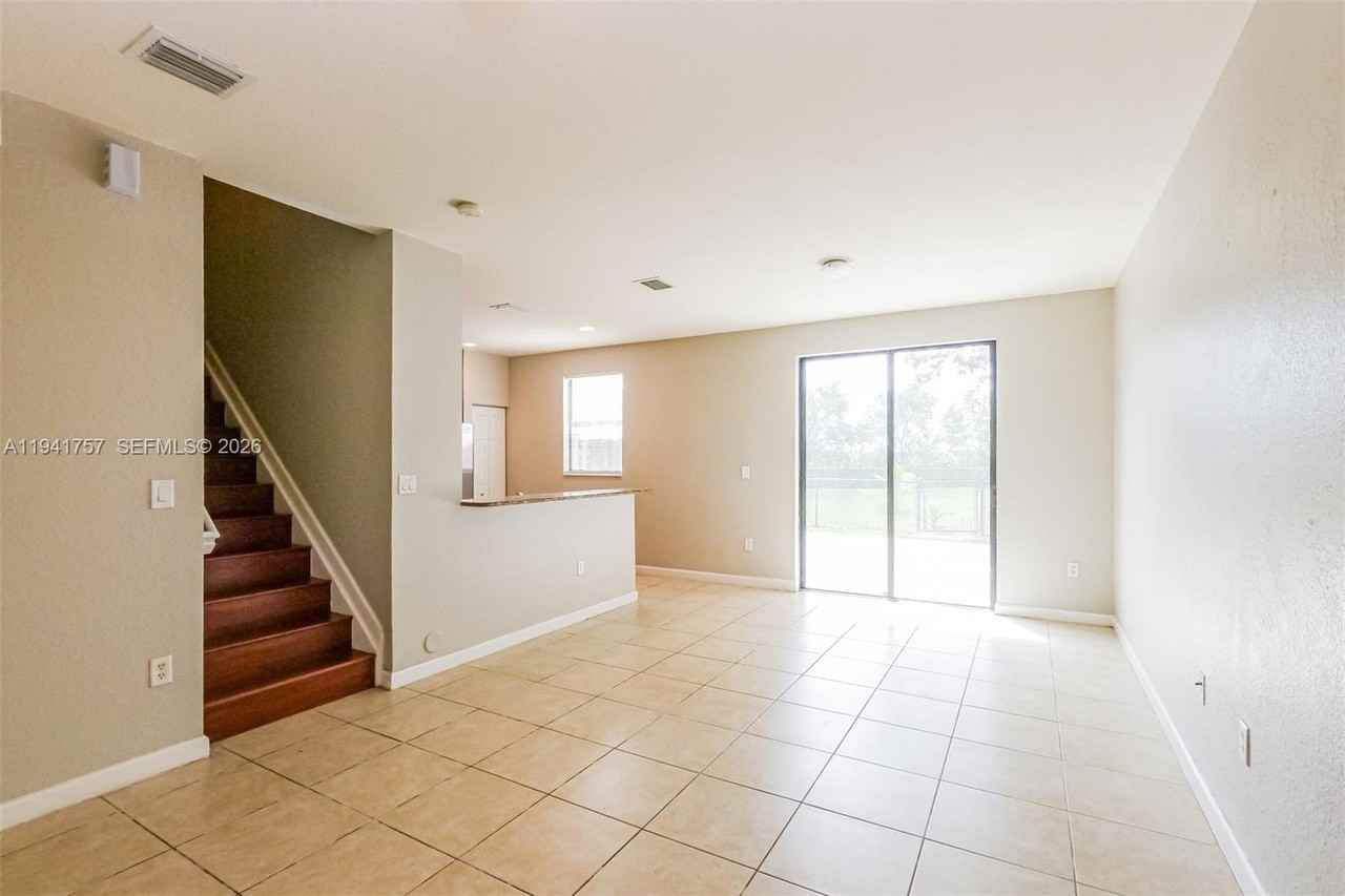 457 Se 37th Pl #457 - Photo 7 of 15