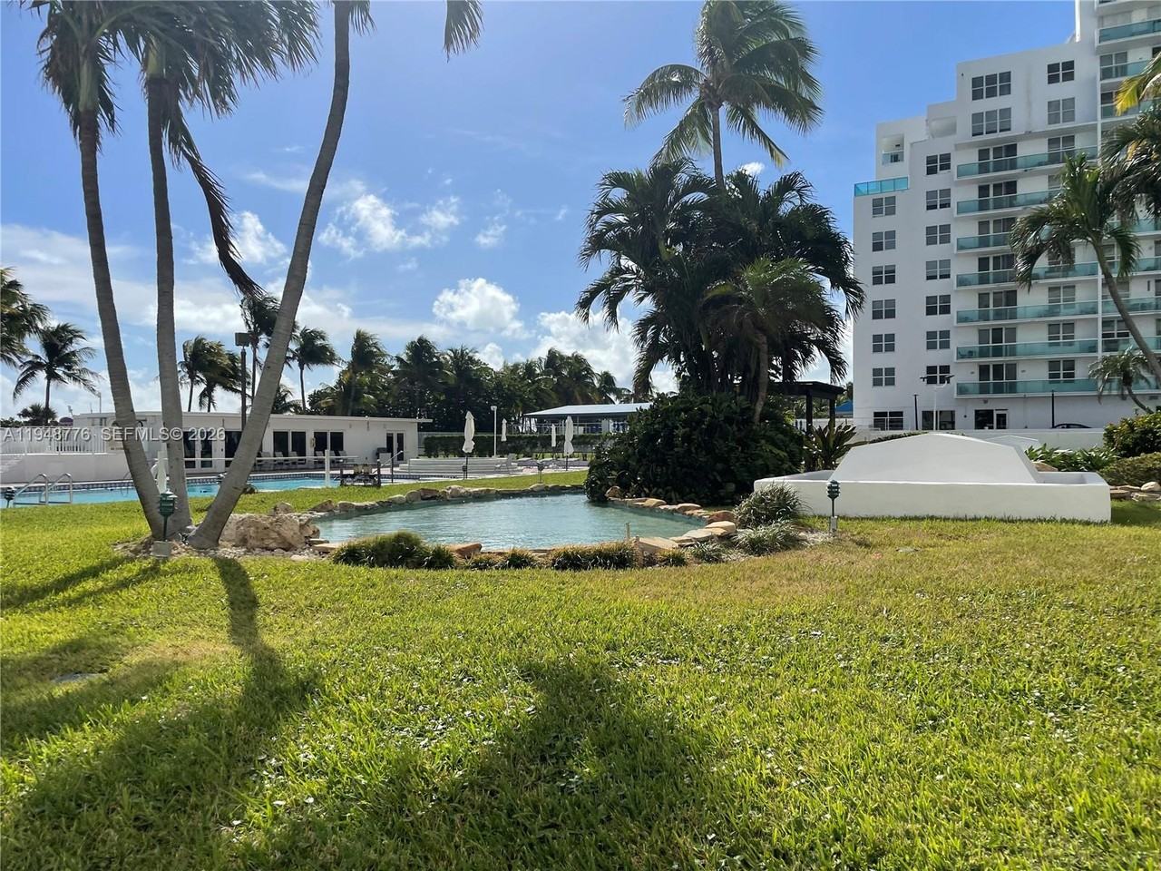 5005 Collins Ave #5005-523 - Photo 4 of 23