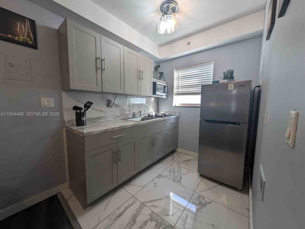 1446 Ocean Dr #1446-44 - Photo 5 of 13