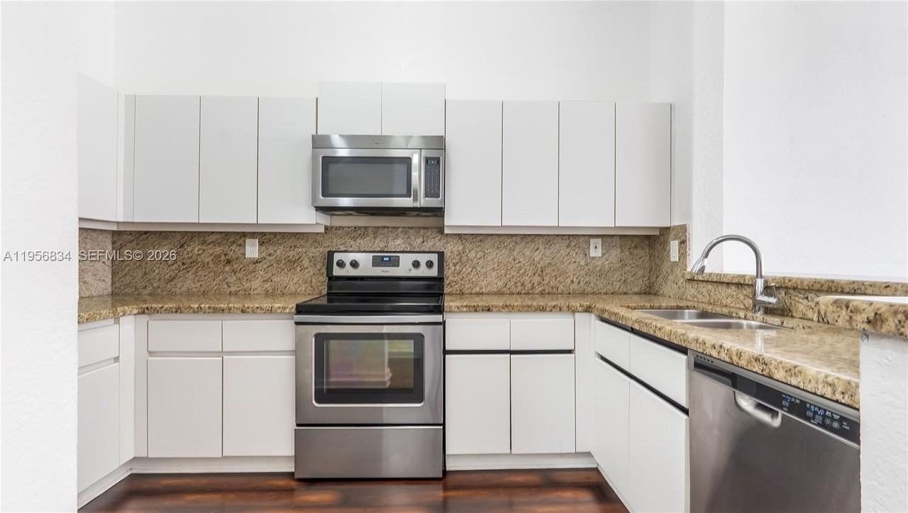 20820 San Simeon Way #2082024G - Photo 3 of 37