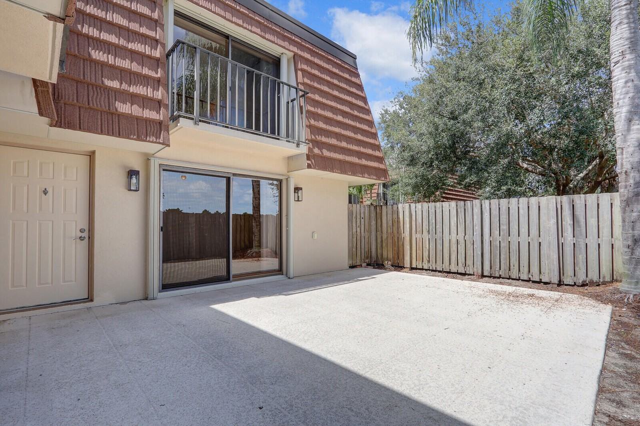 3026 30th Ct #3026 - Photo 6 of 15