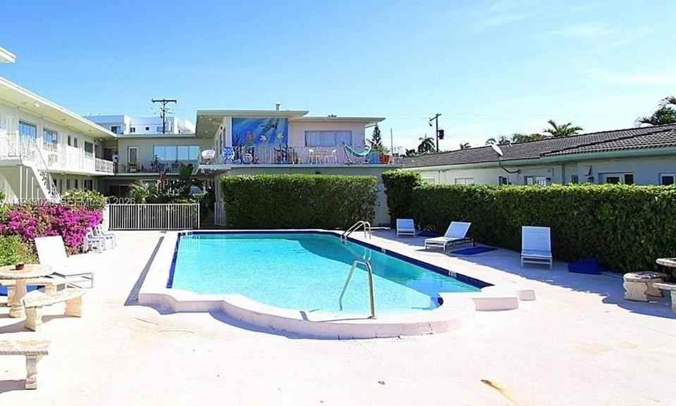 2250 Bay Dr #2250-3 - Photo 3 of 10