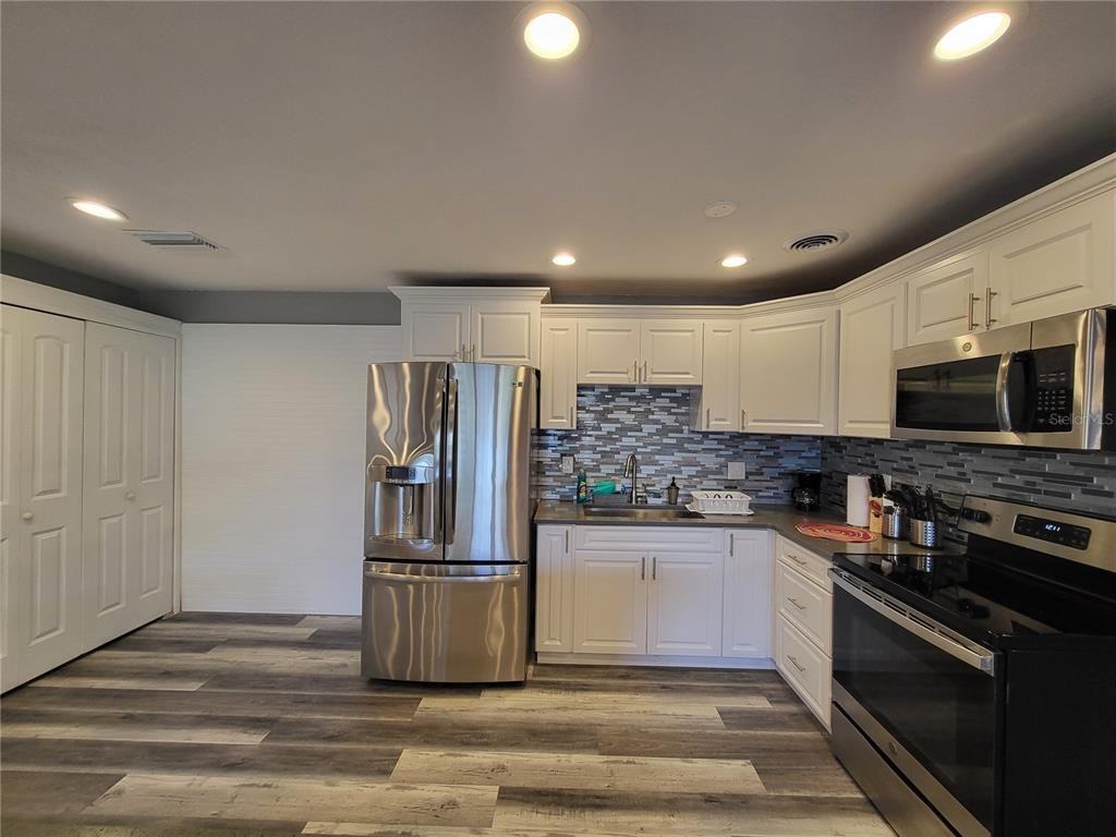 5624 Lime Way #5624A - Photo 2 of 27