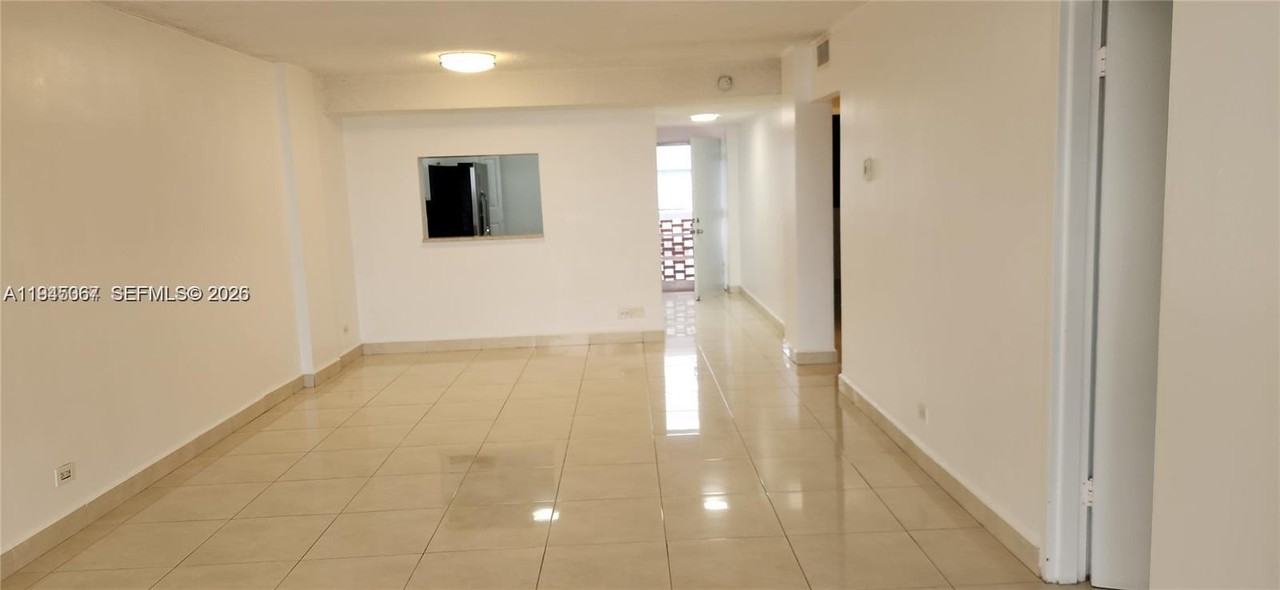 3660 Ne 166th St #3660-703 - Photo 2 of 18