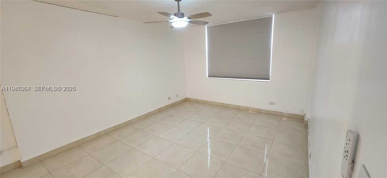 3660 Ne 166th St #3660-703 - Photo 3 of 18