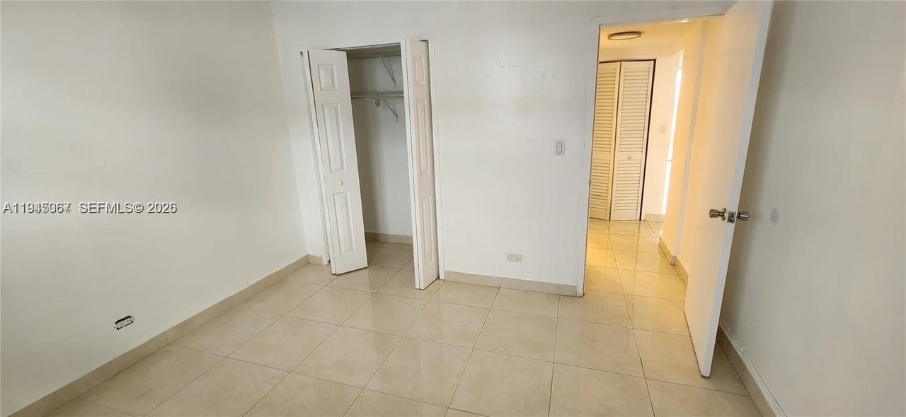 3660 Ne 166th St #3660-703 - Photo 4 of 18