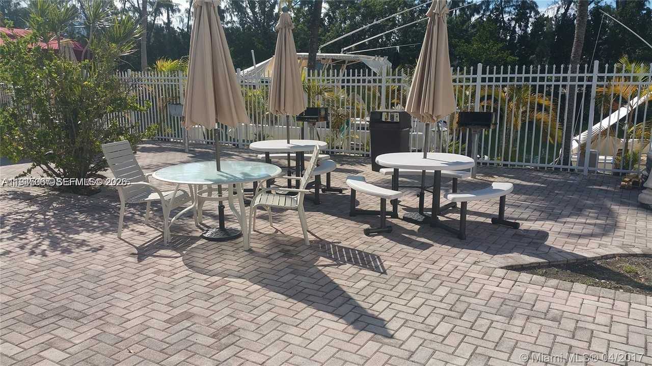 3660 Ne 166th St #3660-703 - Photo 5 of 18