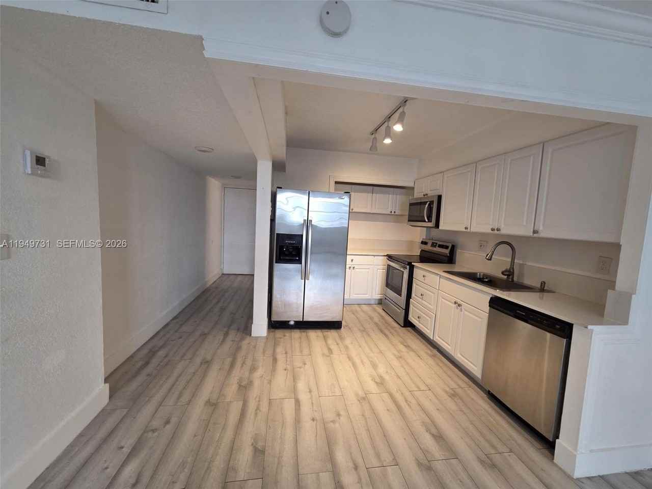 2903 Ne 163rd St #2903-405 - Photo 5 of 14