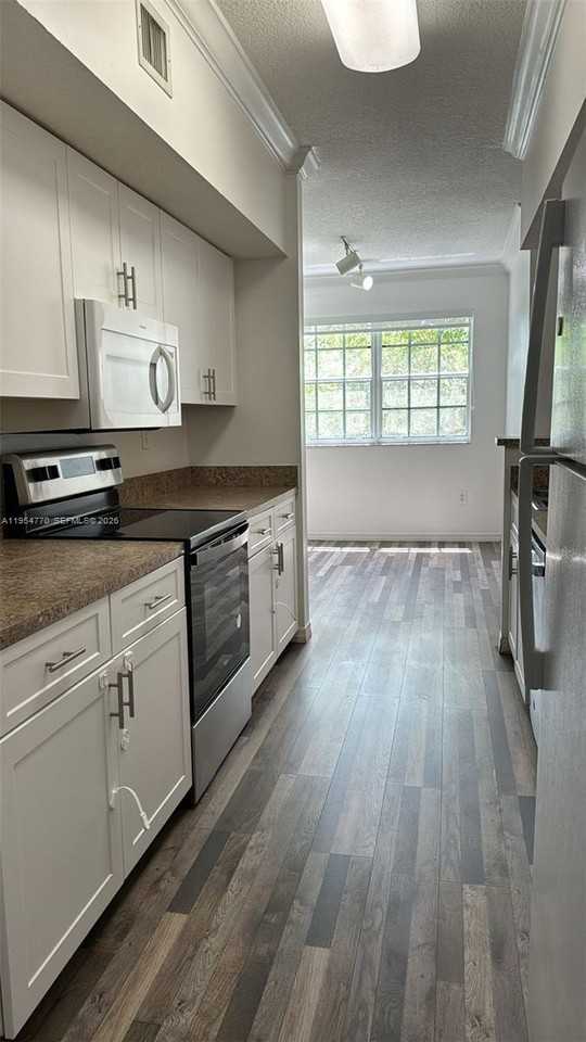 160 Sw 117th Ter #160-6202 - Photo 2 of 46