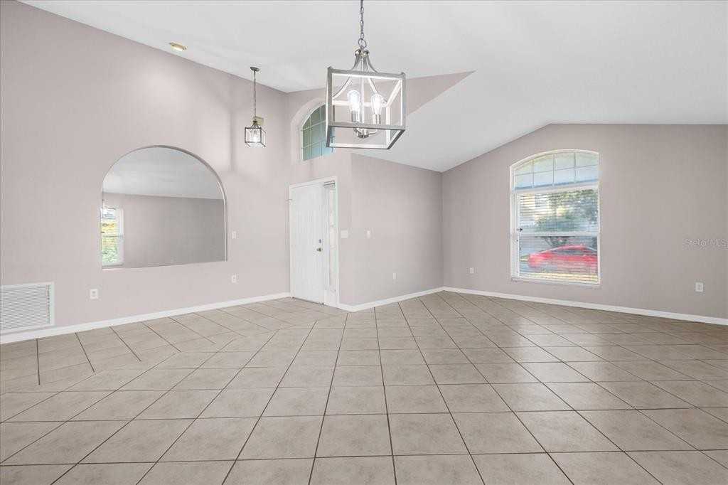 Braidwood Ln #13555 - Photo 4 of 37