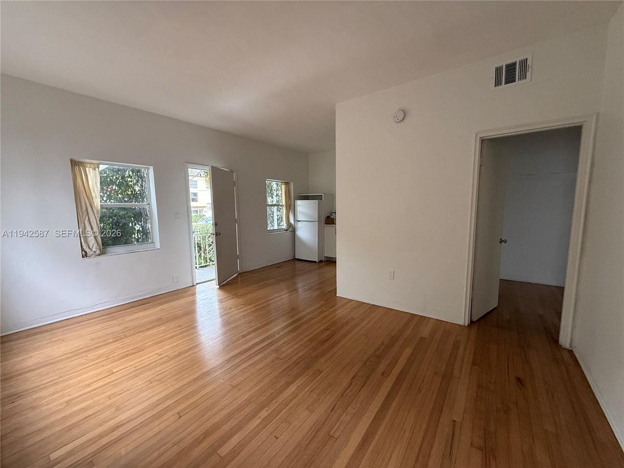 1011 9th St #1011-1 - Photo 4 of 15