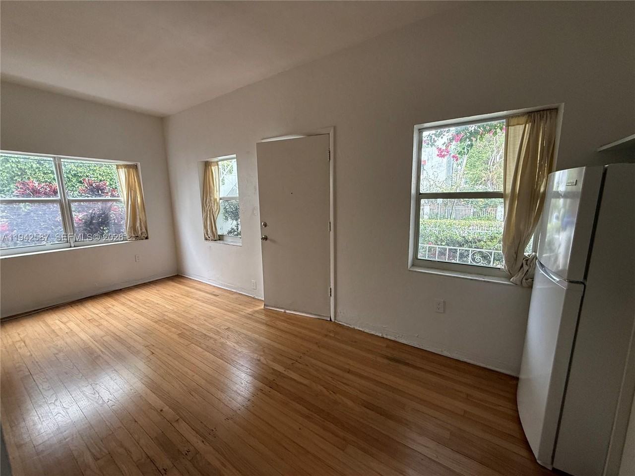 1011 9th St #1011-1 - Photo 6 of 15