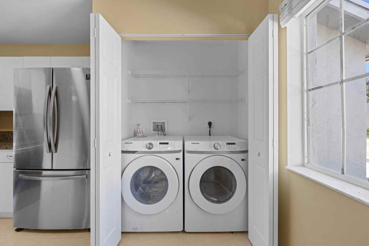 1158 Sw 44th Ave #1158-1158 - Photo 2 of 30