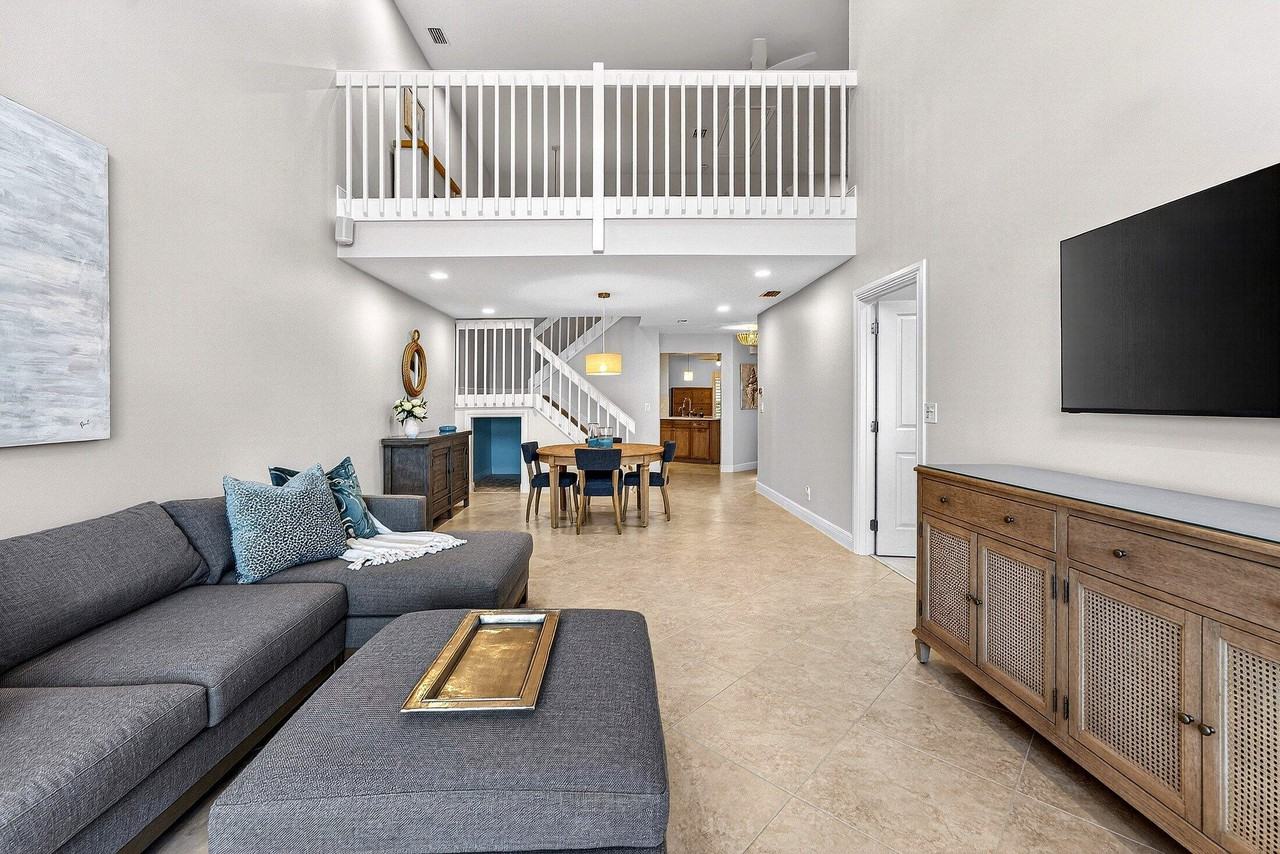 812 Ocean Dunes Cir #812 - Photo 3 of 50