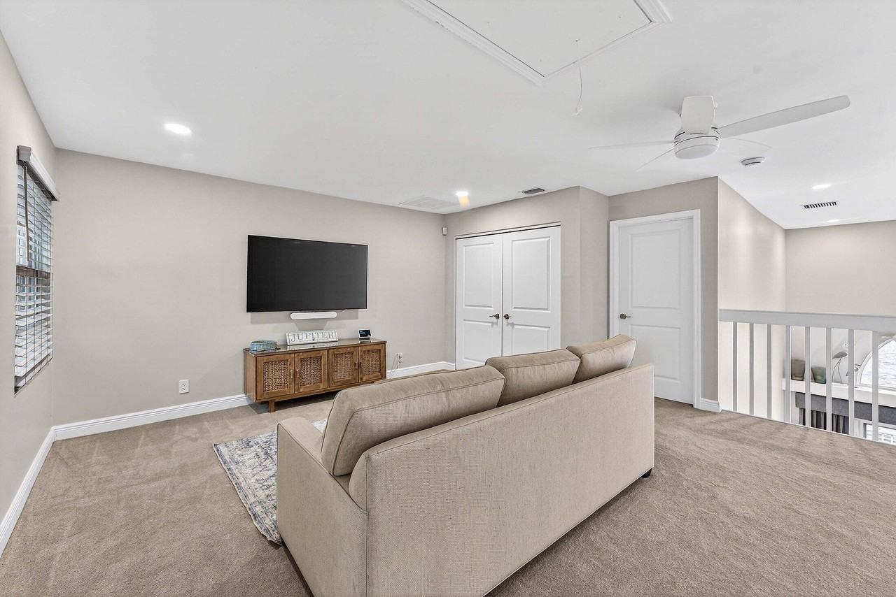 812 Ocean Dunes Cir #812 - Photo 6 of 50