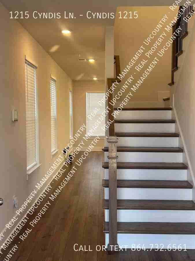 1215 Cyndis Ln - Photo 2 of 23