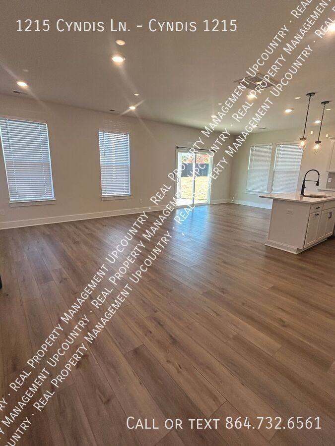 1215 Cyndis Ln - Photo 3 of 23