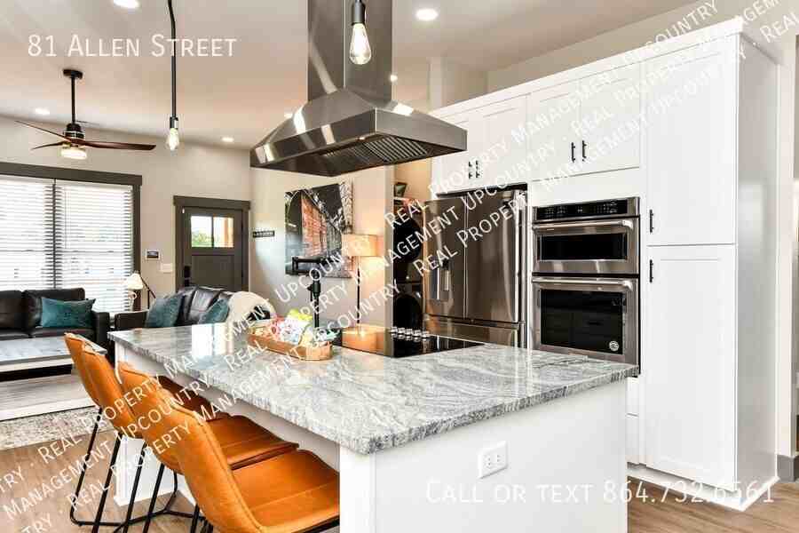 81 Allen St - Photo 3 of 12