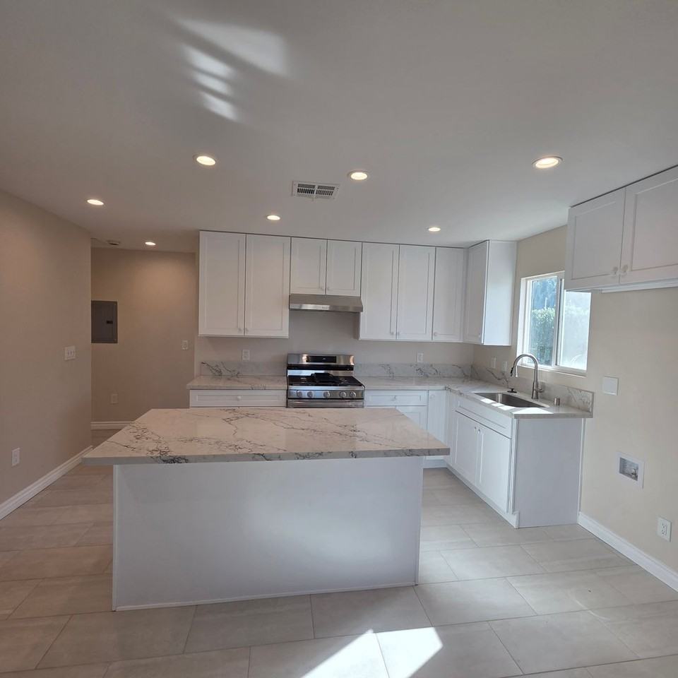 5546 Sulphur Dr - Photo 3 of 21